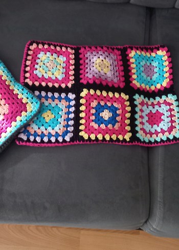 Renkli Desenli El Örgüsü Kırlent - Görsel 2