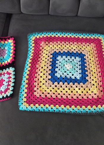 Renkli Desenli El Örgüsü Kırlent - Görsel 3