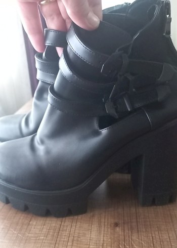 Kadın Siyah Deri Gotik Topuklu Bot - Görsel 5