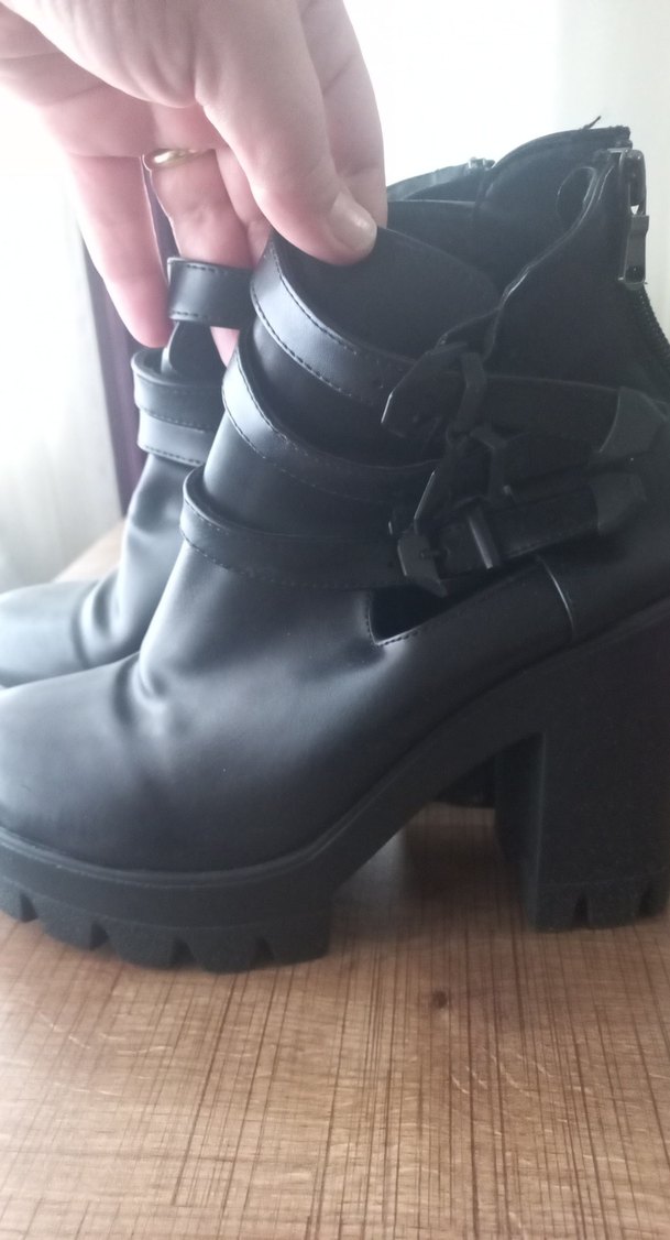 Kadın Siyah Deri Gotik Topuklu Bot - Görsel 5