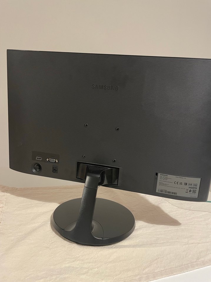 Siyah samsung monitör - Görsel 2