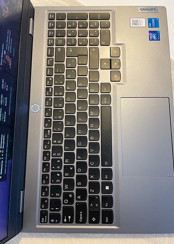 Gri Lenovo LOQ Laptop - Görsel 5