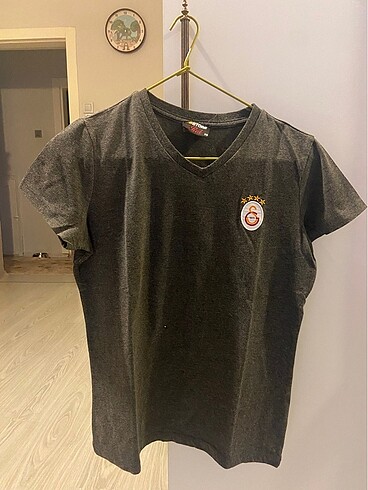 xs Beden Galatasaray Tshirt gri ve kırmızı