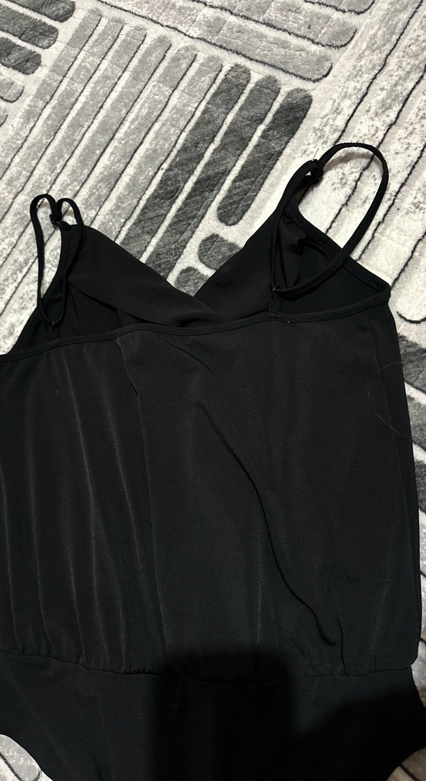 Siyah Drapeli İnce Askılı Kadın Mayo - Görsel 3