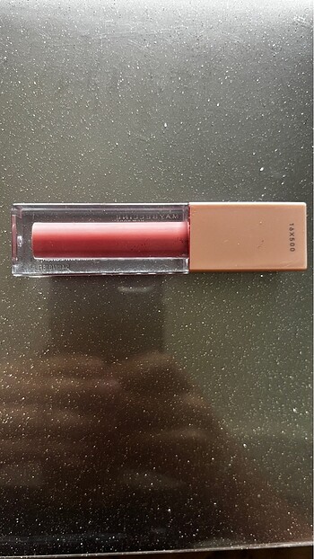  Beden Maybelline lifter gloss