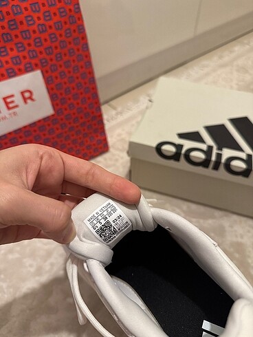 38 Beden beyaz Renk Adidas ozelle orijinal