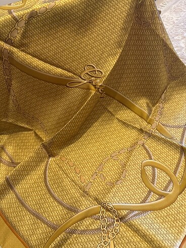 Guess Guess ipek eşarp