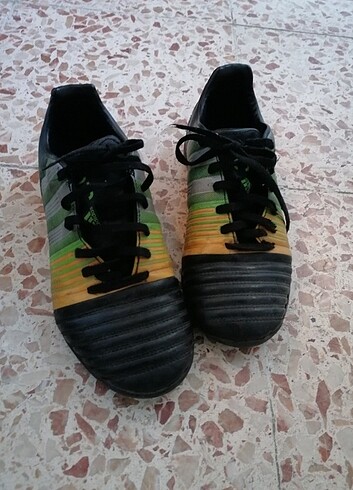 Orijinal Adidas tir. Hali saha ayakkabı.