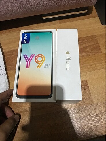 Apple telefon kutuları boş