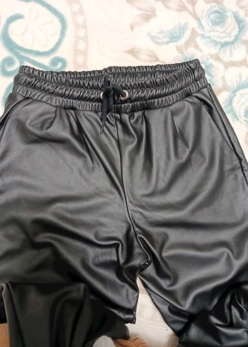 Siyah Deri Kadın Bol Kesim Pantolon - Görsel 4