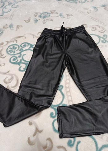 Siyah Deri Kadın Bol Kesim Pantolon - Görsel 2