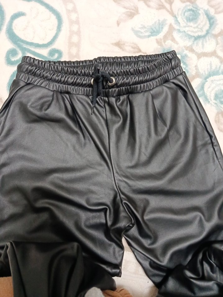 Siyah Deri Kadın Bol Kesim Pantolon - Görsel 4