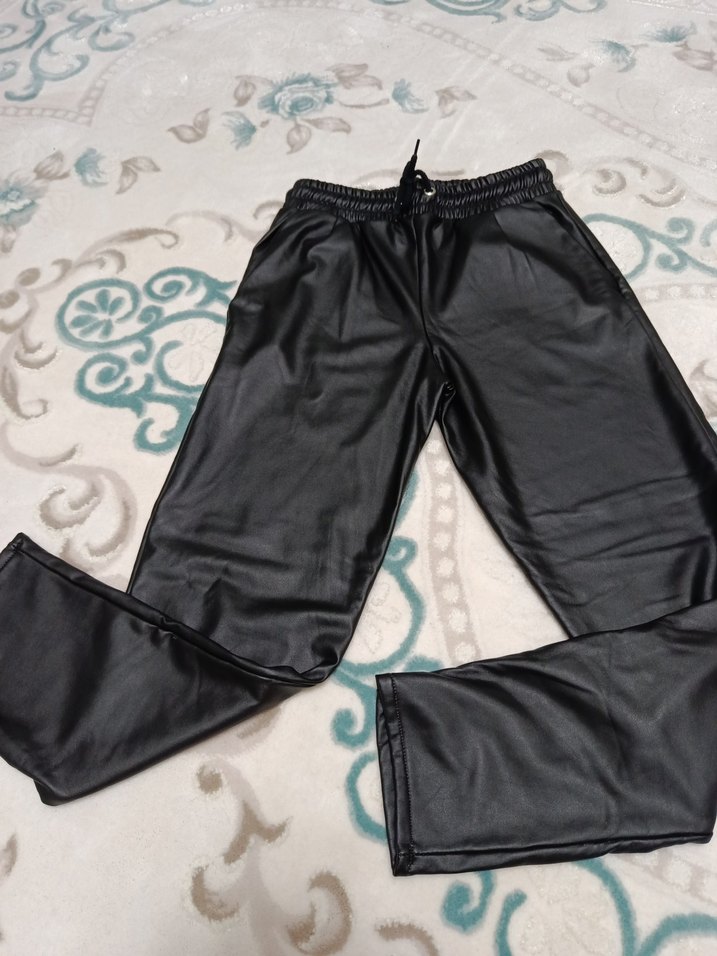 Siyah Deri Kadın Bol Kesim Pantolon - Görsel 2