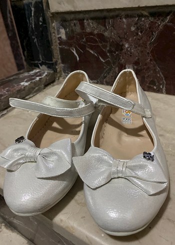 Beyaz Fiyonk Detaylı Kız Çocuk Babet - Görsel 2