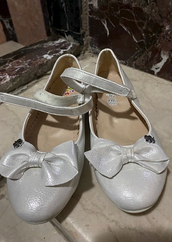 Beyaz Fiyonk Detaylı Kız Çocuk Babet - Görsel 4