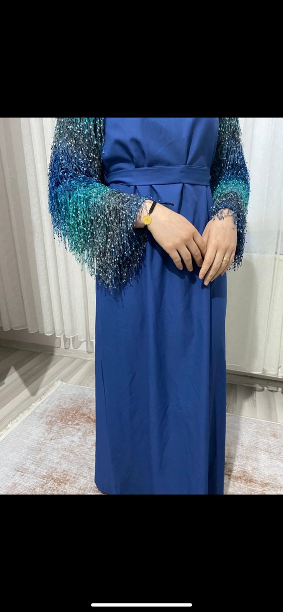 Püsküllü Uzun Kollu Mavi Tesettür Elbise - Görsel 4