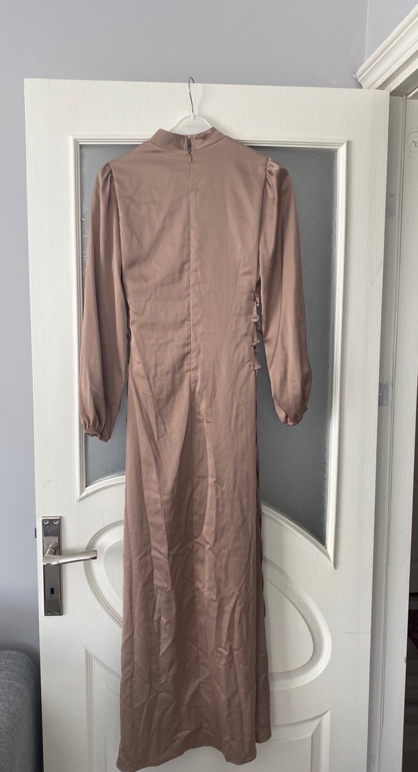 Bej Uzun Tesettür Saten Abiye Elbise - Görsel 2