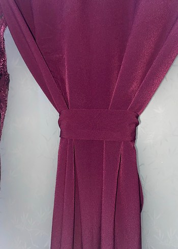 Mürdüm rengi kolları payetli tesettür elbise abiye - Görsel 4