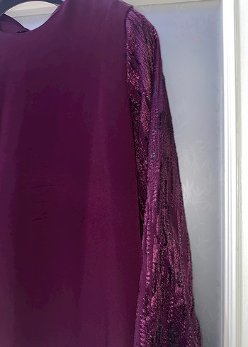 Mürdüm rengi kolları payetli tesettür elbise abiye - Görsel 2