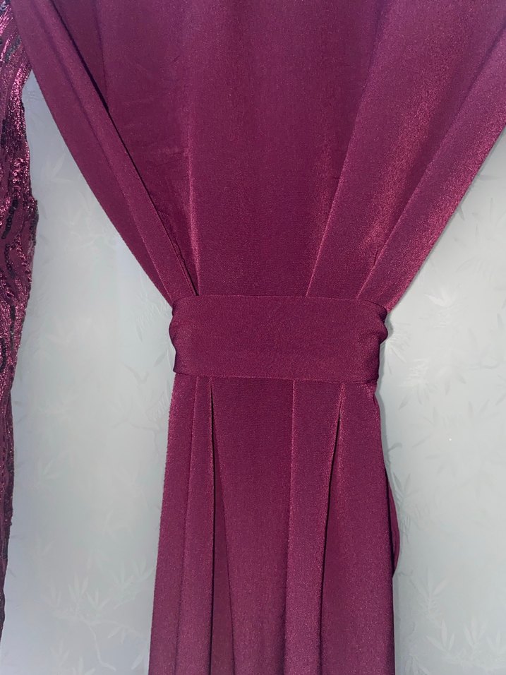 Mürdüm rengi kolları payetli tesettür elbise abiye - Görsel 4