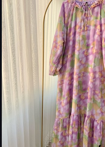 Uzun kollu çiçekli tesettür elbise - Görsel 4