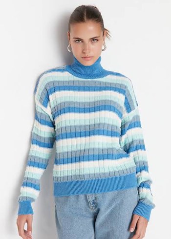 Mavi Çizgili Boğazlı Örgü Kadın Kazak - Görsel 4