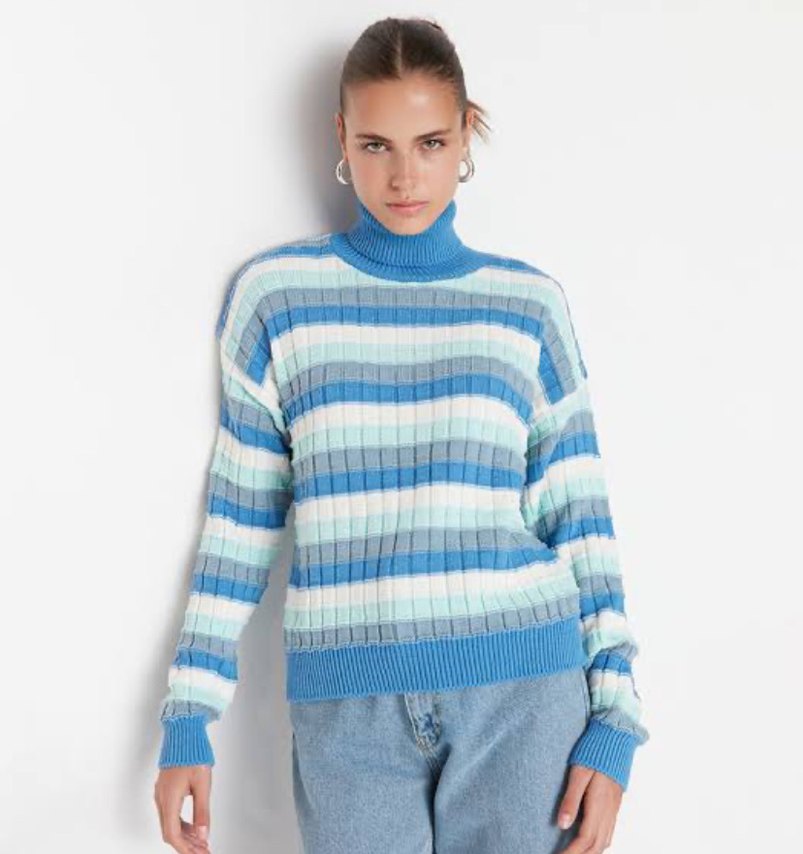 Mavi Çizgili Boğazlı Örgü Kadın Kazak - Görsel 4