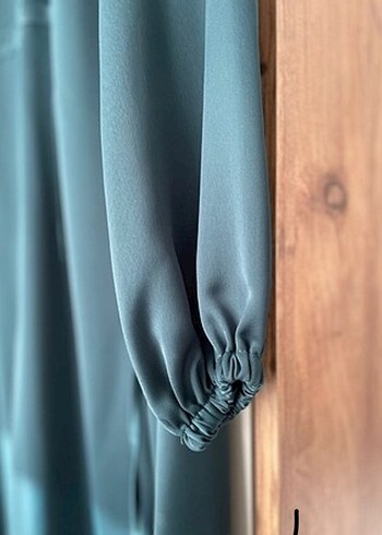 Tesettür abiye Uzun zümrüt yeşili Salaş Elbise - Görsel 4