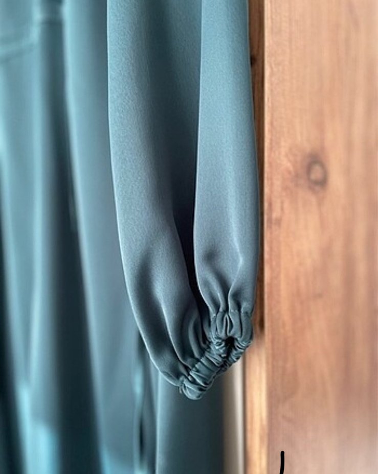 Tesettür abiye Uzun zümrüt yeşili Salaş Elbise - Görsel 4