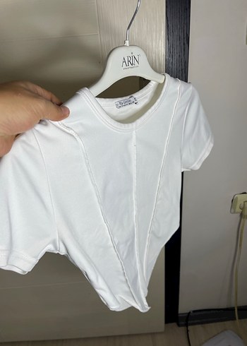 Beyaz Pamuklu Dar Kesim Tişört - Görsel 4