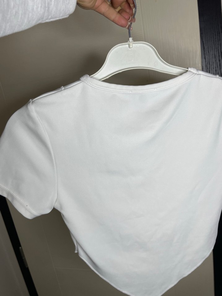 Beyaz Pamuklu Dar Kesim Tişört - Görsel 2