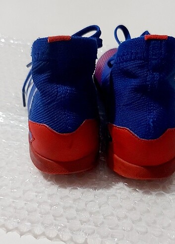 31 Beden Adidas çocuk halı saha
