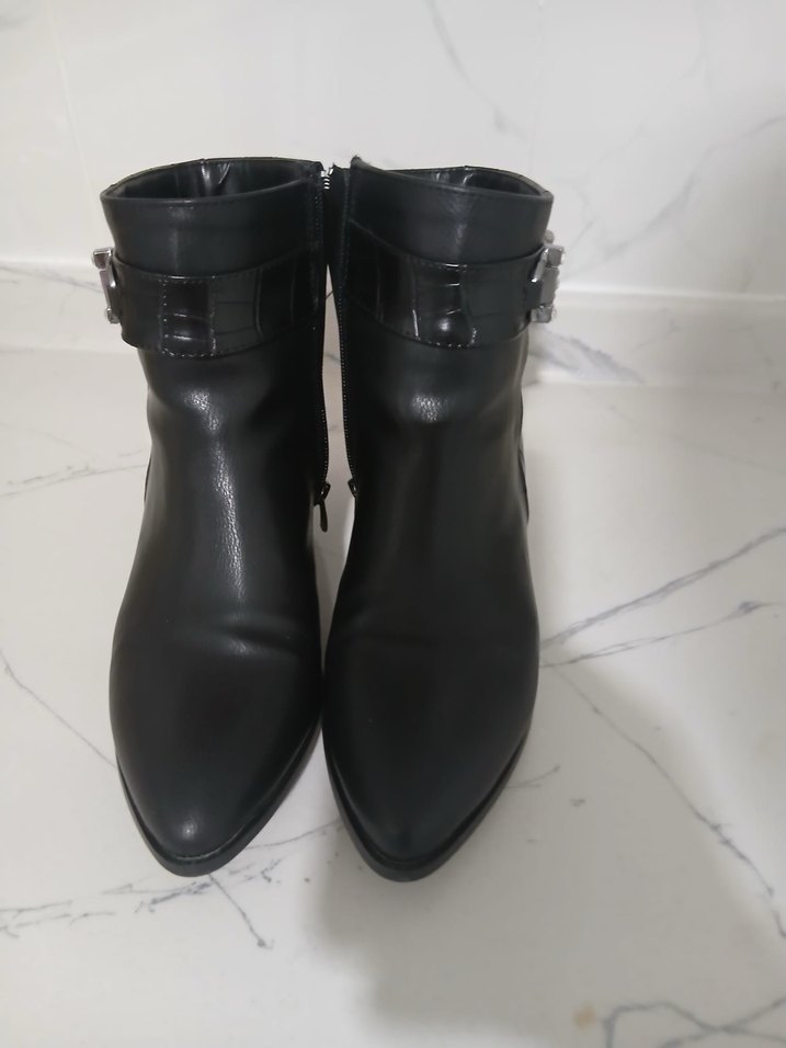 Siyah Yılan Derisi Desenli Tokalı Kadın Bot - Görsel 2