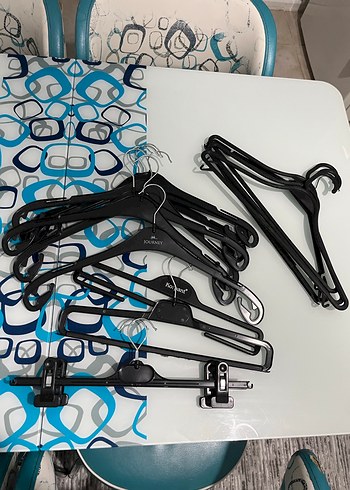 Siyah Plastik Askılar - Görsel 2