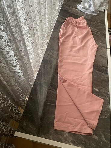 Pudra beli lastikli havuç pantolon