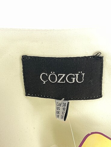 38 Beden beyaz Renk PreLoved Blazer %70 İndirimli.