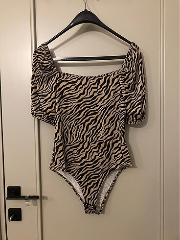 Leopar desen bodysuit