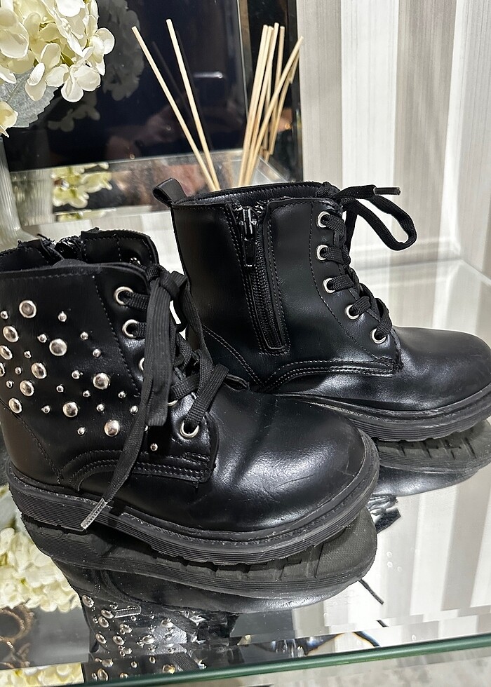 Siyah bot - Görsel 2