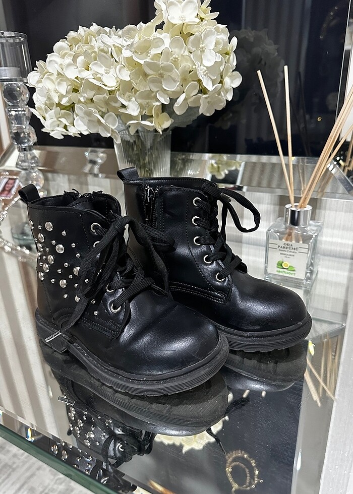 Siyah bot - Görsel 3