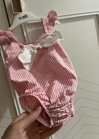 Pembe Çizgili Fırfırlı Bebek Kız Tulumu - Görsel 2