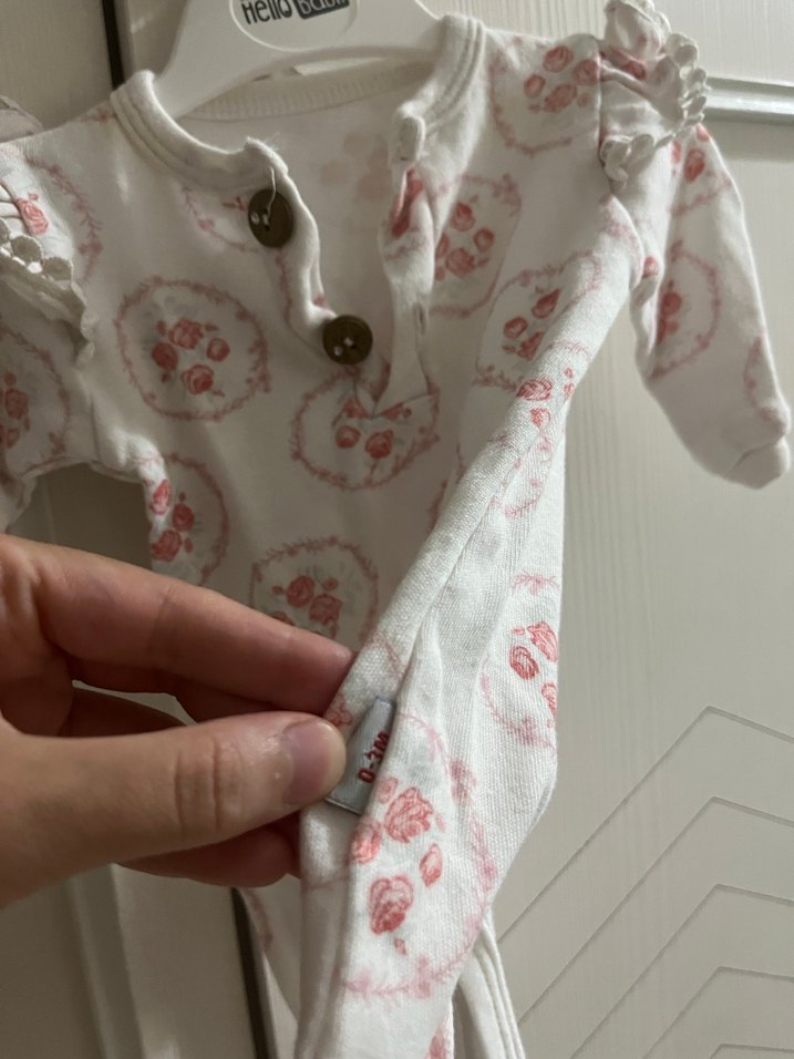 Düğmeli Beyaz Desenli Bebek Tulum - Görsel 3