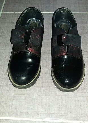 33 Beden Siyah okul ayakkabısı