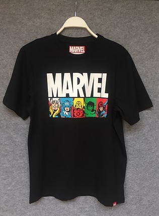 Erkek Pull&Bear Siyah Marvel M Beden Tshirt