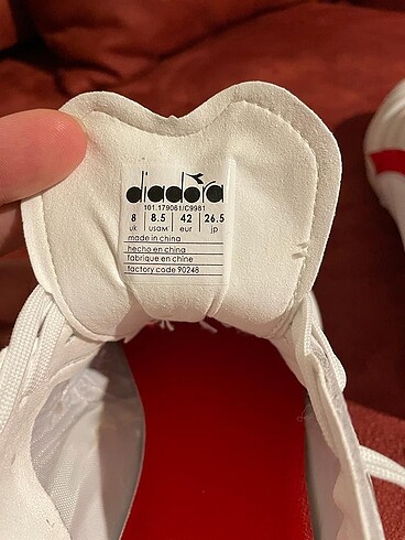 42 Beden beyaz Renk Diadora krampon SATILDI