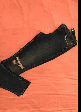 38-40 M-L dizleri yırtık pantolon yeni