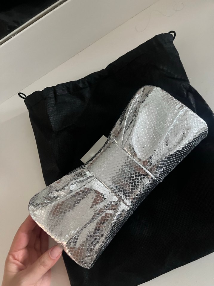 Beyaz Yılan Derisi Desenli Metal Tokalı Kadın El Çantası - Görsel 5