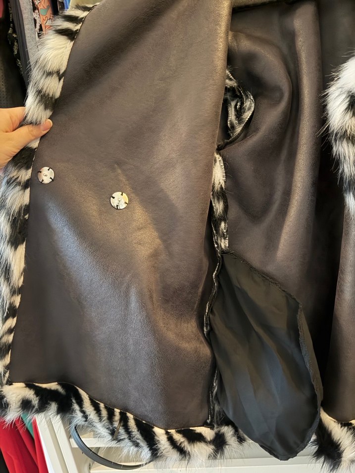 Siyah Beyaz Zebra Desenli Kısa Suni Kürk - Görsel 5