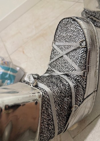 Gri Parlak Yüksek Topuklu Metal Kadın Botlar - Görsel 3