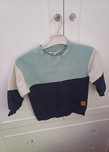 4 Yaş Beden lacivert Renk H&M marka çocuk sweatshirt 