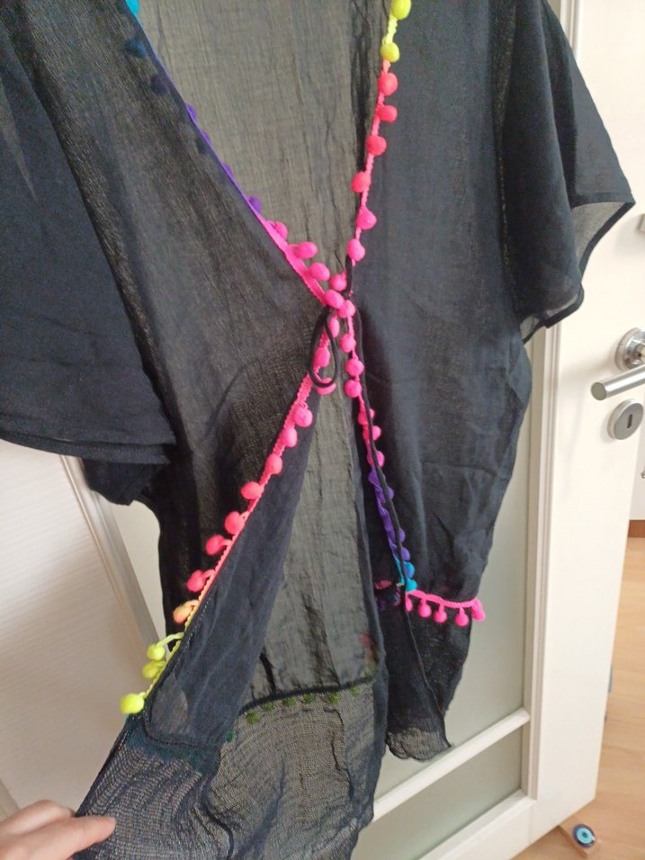 ponponlu siyah plaj elbisesi - Görsel 4